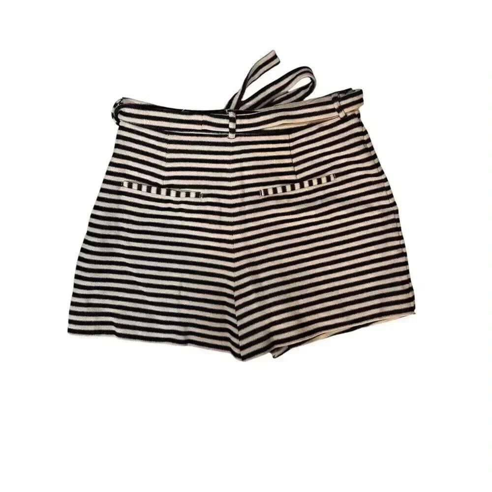 Express Skort - Picture 2 of 6